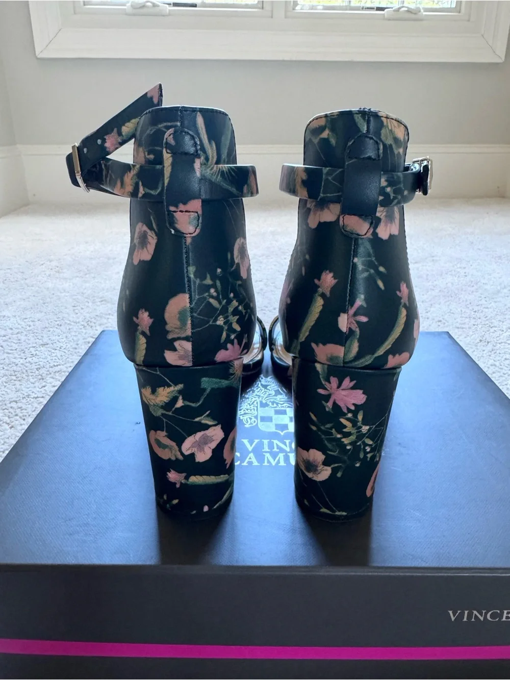 Vince Camuto vince camuto